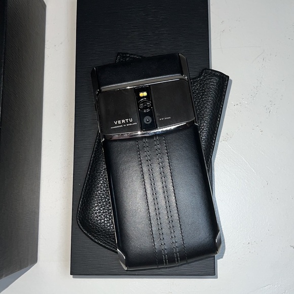 🇬🇧 Vertu Signature Touch Phone Handmade in England - Picture 14 of 17
